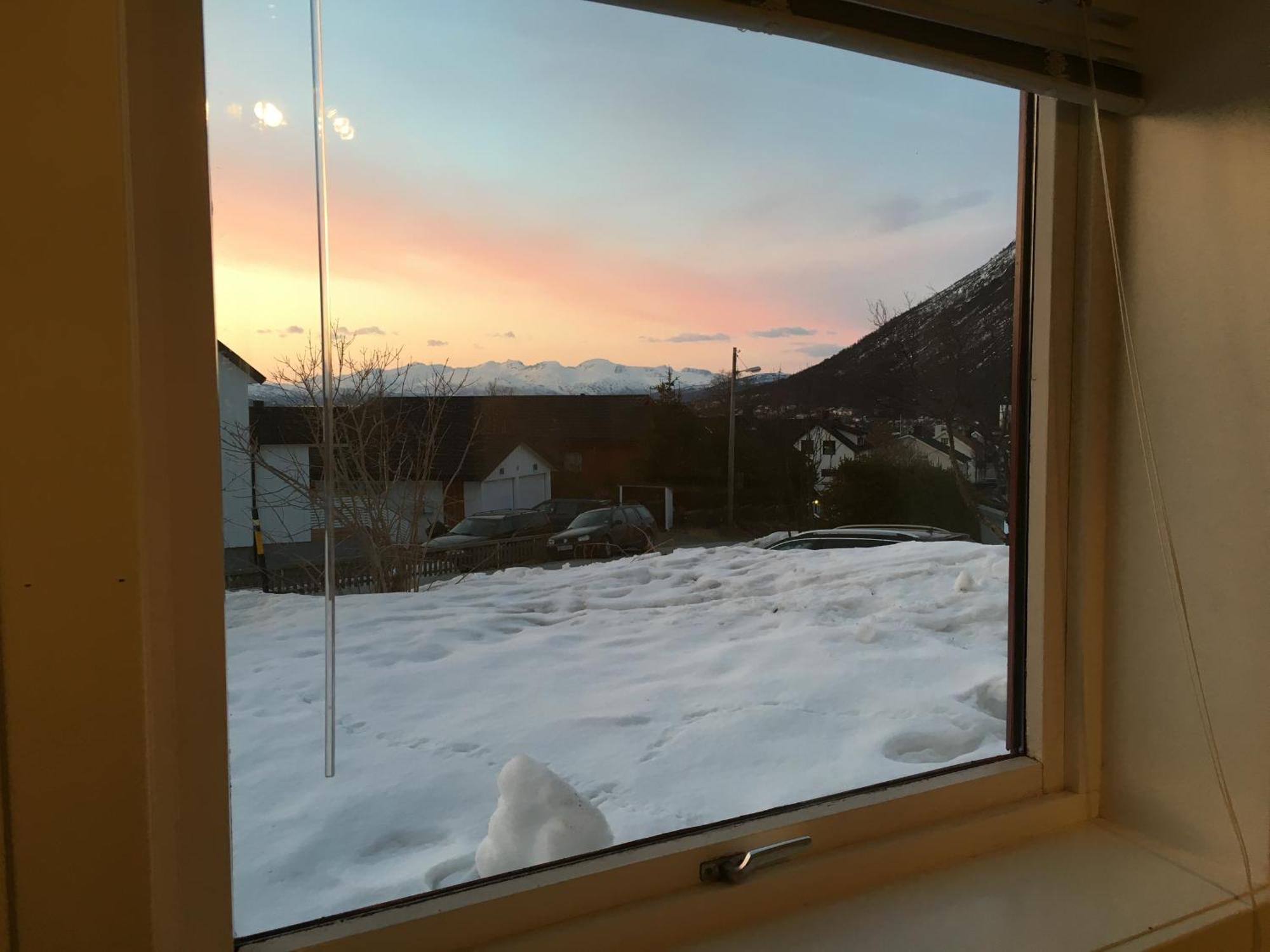 Sentralt Plassert Leilighet Ved Sherpatrappen Tromsø Kültér fotó